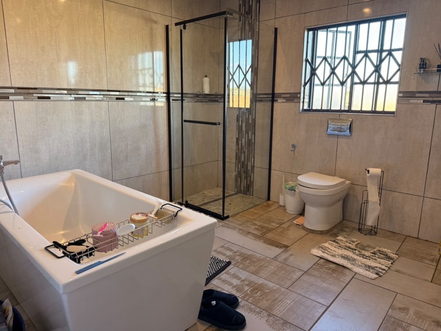 3 Bedroom Property for Sale in Waterkloof East North West